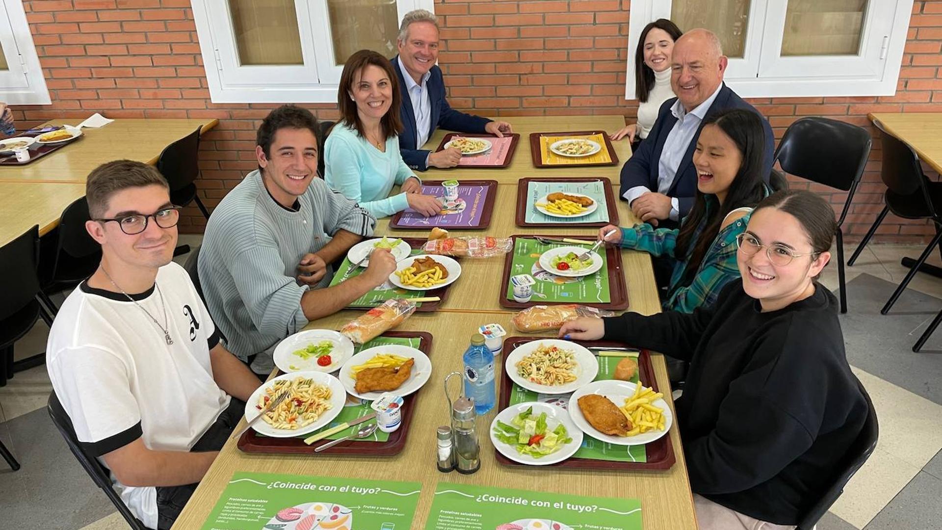 La UAL y la Asociación Española Contra el Cáncer alimentan con hábitos